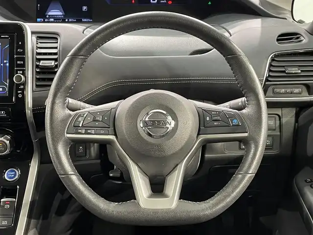 日産 セレナ e－パワー ハイウェイスター V 愛知県 2018(平30)年 5.7万km ミントホワイトP 純正９インチナビ/（CD/DVD/Blu-lay/フルセグ/Bluetooth/SD）/プロパイロット/フリップダウンモニター/デジタルインナーミラー/アラウンドビューモニター/両側パワースライドドア/ビルトインＥＴＣ２．０/ドライブレコーダー　/シートヒーター/コーナーセンサー/ＬＥＤヘッドライト