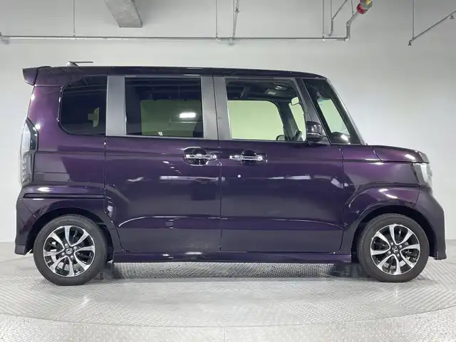 ホンダ Ｎ ＢＯＸ カスタム G EX ホンダセンシング 神奈川県 2017(平29)年 2.3万km プレミアムベルベットパープル・パール ホンダセンシング/・急アクセル抑制機能/・近距離衝突軽減ブレーキ/・誤発進抑制機能/後方誤発進抑制機能/・衝突軽減ブレーキ/・歩行者事故低減ステアリング/・路外逸脱抑制機能/・渋滞追従機能付きアダプティブクルーズコントロール/・車線維持支援システム/・標識認識機能/・先行車発進お知らせ機能/・オートハイビーム/・パーキングセンサーシステム/純正ナビ/・BT/フルセグTV/CD/DVD/SD/USB/バックカメラ/両側電動スライドドア/LEDヘッドライト/・フォグランプ/ステアリングスイッチ/・Autoライト/スマートキー/・スペアキー(1本)/・エンジンスターター/・プッシュスタートボタン/電動格納ミラー/・ウィンカーミラー/コーナーセンサー/純正フロアマット/純正アルミホイール