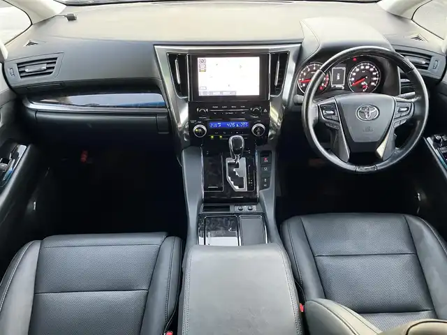 トヨタ ヴェルファイア Z Gエディション 静岡県 2020(令2)年 3.8万km ホワイトパールクリスタルシャイン エンジンスタートボタン/パワーステアリング/パワーウィンドウ/100Ｖ充電/スマートキー/スペアキー1本/Ｗオートエアコン/レーダークルーズコントロール/純正9インチナビ（ＣＤ／ＤＶＤ／ＢＴ／フルセグ）/USB入力端子/ETC2.0/N席電動オットマン/二列目電動オットマン/二列目電動リクライニング/前席パワーシート/電動リアゲート/ドライブレコーダー前後/純正フロアマット/合皮シート/両側パワースライドドア/純正アルミホイール/ABS/横滑り防止装置/コーナーセンサー前後/レーンキープアシスト/盗難防止装置/オートライト/オートマチックハイビーム/三眼LED/W+サイドエアバッグ/カーテンエアバッグ/衝突軽減システム/ステアリングヒーター