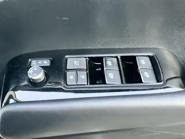 トヨタ ヴェルファイア Z Gエディション 静岡県 2020(令2)年 3.8万km ホワイトパールクリスタルシャイン エンジンスタートボタン/パワーステアリング/パワーウィンドウ/100Ｖ充電/スマートキー/スペアキー1本/Ｗオートエアコン/レーダークルーズコントロール/純正9インチナビ（ＣＤ／ＤＶＤ／ＢＴ／フルセグ）/USB入力端子/ETC2.0/N席電動オットマン/二列目電動オットマン/二列目電動リクライニング/前席パワーシート/電動リアゲート/ドライブレコーダー前後/純正フロアマット/合皮シート/両側パワースライドドア/純正アルミホイール/ABS/横滑り防止装置/コーナーセンサー前後/レーンキープアシスト/盗難防止装置/オートライト/オートマチックハイビーム/三眼LED/W+サイドエアバッグ/カーテンエアバッグ/衝突軽減システム/ステアリングヒーター