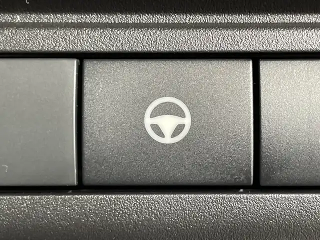 日産 セレナ e－パワー ハイウェイスター V 神奈川県 2025(令7)年 0.1万km未満 ホワイト 登録済未使用車/360度セーフティアシスト/12.3型総合型インターフェースディスプレイ/メモリーナビ/フルセグ　AM FM 　Applecarplay Androidauto　AmazonAlexa USB　HDMI　Bluetooth/純正11型豪席モニター/両側電動スライドドア【サンシェード】/インテリジェントアラウンドビューモニター/インテリジェントルームミラー/ETC2.0/SOSコール/ナビリンク機能付きプロパイロット/プロパイロット緊急停止支援システム/インテリジェントエマージェンシーブレーキ/前方衝突予測警報/車線逸脱防止支援システム/後側方車両検知警報/ふらつき警報/標識検知機能/衝突回避ステアリングアシスト/車線逸脱警報/後退時車両検知警報/踏み間違い防止アシスト/ワイヤレス充電器/純正前後ドライブレコーダー/革巻きステアリング【スイッチ】/e-pedal/電子パーキング　オートホールド/ドライブモード/プッシュスタート/インテリジェントキー/アダブティブLEDヘッドライト/オートレベライザー/純正サイドシル・リアスポイラー/純正16インチアルミホイール
