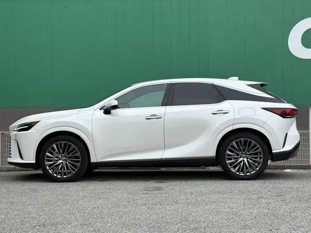 レクサス ＲＸ 350h バージョンL 千葉県 2024(令6)年 0.7万km ソニッククォーツ レクサスセーフティシステムプラス/・プリクラッシュセーフティ/・レーダークルーズコントロール/・レーントレーシングアシスト/・ブレードスキャンアダクティブハイビームシステム/・ロードサインアシスト/・ドライバー異常時対応システム/・プロアクティブドライビングアシスト/アドバンスドパーク/アドバンスドドライブ/純正ナビ/フルセグ/シートメモリー/パワーシート/シートヒーター/シートベンチレーション/ステアリングヒーター/ブラインドスポットモニター/前後ドライブレコーダー/eラッチシステム/パワーバックドア/パドルシフト/パノラミックビューモニター/ETC2.0