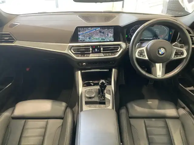 ＢＭＷ ４２０ｉ カブリオレ Mスポーツ 熊本県 2022(令4)年 1.6万km ミネラルホワイト ・スマートキー/・プッシュスタート/・電動オープン/・インテリジェントセーフティ/・ステアリングアシスト/・注意喚起アシスト/・パーキングアシスト/・PDC自走起動/・アクティブPDC緊急ブレーキ/・クルーズコントロール(追従式)/・黒革シート/・前席パワーシート/・前席シートヒーター /・純正HDDナビ/　【Bluetooth・USB・AppleCarPlay】/・バックカメラ/・ETC/・ドライブレコーダー(前方録画)/・ワイヤレス充電/・LEDヘッドランプ/・純正マット/・保証書/取説