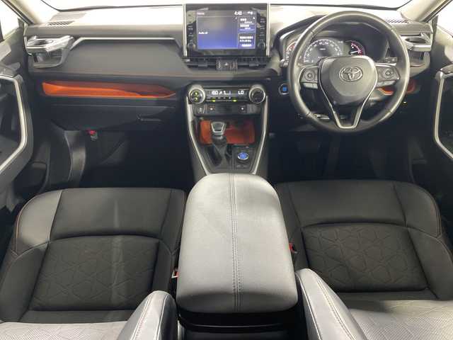 トヨタ ＲＡＶ４ アドベンチャー 神奈川県 2022(令4)年 1.6万km アーバンカーキ トヨタセーフティセンス/・プリクラッシュセーフティ/・レーントレーシングアシスト/・レーダークルーズコントロール（全車速追従式）/・ロードサインアシスト/・オートマチックハイビーム/純正ディスプレイオーディオ/・BT/MiraCast/USB/AM/FM/パノラミックビューモニター/パノラマルーフ/TRDフロントガーニッシュ/レザーシート/パワーシート(D)/シートヒーター(D/N)/ベンチレーション(D/N)/メモリシート(D)/ビルトインETC2.0/前後ドライブレコーダー/MTモード/革巻きステアリング/ステアリングスイッチ/Autoライト/ステアリングヒーター/電動サイド/オートホールド/ダウンヒルアシストコントロール/SOSコール/SNOWモード/自動防眩ミラー/電動格納ミラー/ウィンカーミラー/コーナーセンサー/ルーフレールプリクラッシュセーフティ/スマートキー/プッシュスタートボタン/純正フロアマット/純正19インチアルミホイール