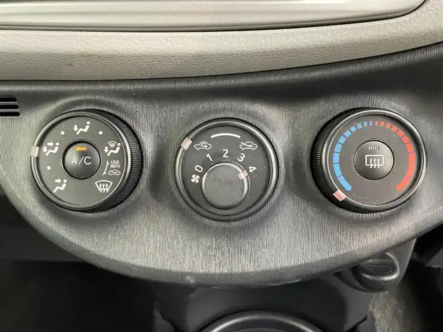 トヨタ ヴィッツ F 道央・札幌 2013(平25)年 5.4万km 緑 ・4WD/・寒冷地仕様/・社外ナビ/・フルセグTV/・CD/DVD再生/・ETC/・電格ミラー/・ドライブレコーダー前後/・リモコンキー/・ヘッドライトレベライザー