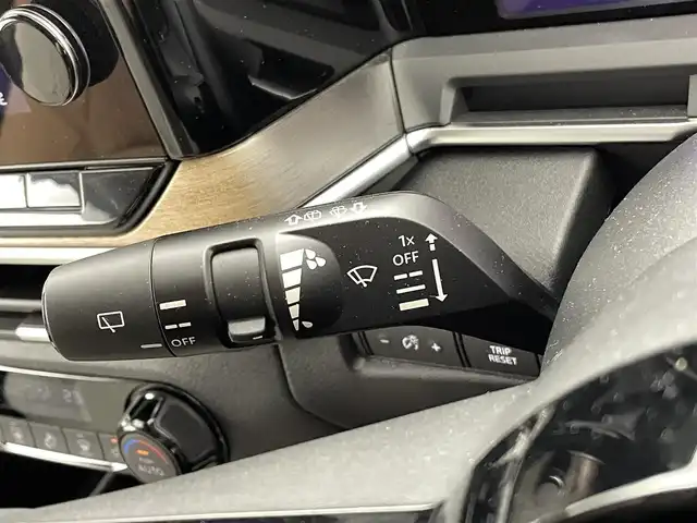日産 オーラ G レザーエディション 熊本県 2022(令4)年 0.6万km ガーネットレッド/スーパーブラック 2トーン ワンオーナー/禁煙車/純正ナビ（ApplCarPlay・BT・フルセグ・USB・HDMI）/全周囲カメラ/純正前方ドライブレコーダー/ビルトインETC2.0/レーダークルーズコントロール/プロパイロット/インテリジェントエマージェンシーブレーキ/踏み間違い衝突防止アシスト/標識認識機能/前方衝突予測警報/ふらつき警報機能/車線逸脱防止支援システム/車線逸脱警報/後側方車両検知警報/後退時車両検知警報/車両接近通報装置/ブラインドスポットモニター/置くだけ充電/BOSEサウンド/前後クリアランスソナー/オートライト/オートマチックハイビーム/LEDヘッドライト/フォグライト/スマートキー/プッシュスタート/スペアキー1本/保証書/取扱説明書