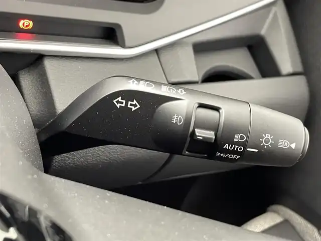 日産 オーラ G レザーエディション 熊本県 2022(令4)年 0.6万km ガーネットレッド/スーパーブラック 2トーン ワンオーナー/禁煙車/純正ナビ（ApplCarPlay・BT・フルセグ・USB・HDMI）/全周囲カメラ/純正前方ドライブレコーダー/ビルトインETC2.0/レーダークルーズコントロール/プロパイロット/インテリジェントエマージェンシーブレーキ/踏み間違い衝突防止アシスト/標識認識機能/前方衝突予測警報/ふらつき警報機能/車線逸脱防止支援システム/車線逸脱警報/後側方車両検知警報/後退時車両検知警報/車両接近通報装置/ブラインドスポットモニター/置くだけ充電/BOSEサウンド/前後クリアランスソナー/オートライト/オートマチックハイビーム/LEDヘッドライト/フォグライト/スマートキー/プッシュスタート/スペアキー1本/保証書/取扱説明書
