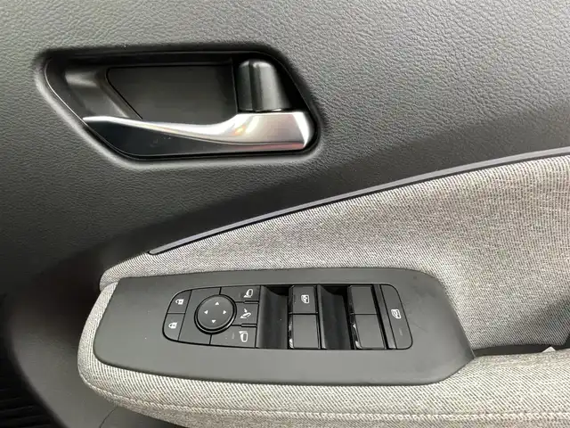 日産 オーラ G レザーエディション 熊本県 2022(令4)年 0.6万km ガーネットレッド/スーパーブラック 2トーン ワンオーナー/禁煙車/純正ナビ（ApplCarPlay・BT・フルセグ・USB・HDMI）/全周囲カメラ/純正前方ドライブレコーダー/ビルトインETC2.0/レーダークルーズコントロール/プロパイロット/インテリジェントエマージェンシーブレーキ/踏み間違い衝突防止アシスト/標識認識機能/前方衝突予測警報/ふらつき警報機能/車線逸脱防止支援システム/車線逸脱警報/後側方車両検知警報/後退時車両検知警報/車両接近通報装置/ブラインドスポットモニター/置くだけ充電/BOSEサウンド/前後クリアランスソナー/オートライト/オートマチックハイビーム/LEDヘッドライト/フォグライト/スマートキー/プッシュスタート/スペアキー1本/保証書/取扱説明書