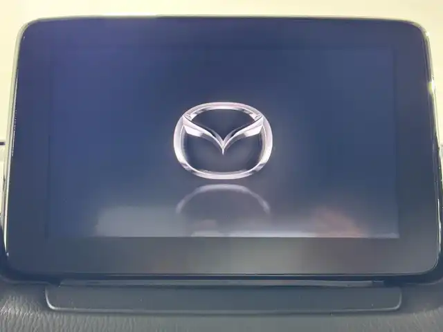マツダ マツダ２ XD 大阪府 2019(令1)年 3.5万km アークティックホワイト 純正7型ナビ/ＡＭ/ＦＭ/Bluetooth/衝突被害軽減システム/コーナーセンサー/ETC/LEDヘッドライト/オートエアコン/横滑り防止装置/車線逸脱警報/オートライト/スマートキー/スペアキー有/プッシュスタート/純正15インチアルミホイール	/ステアリングスイッチ/電動格納ミラー/ドアバイザー