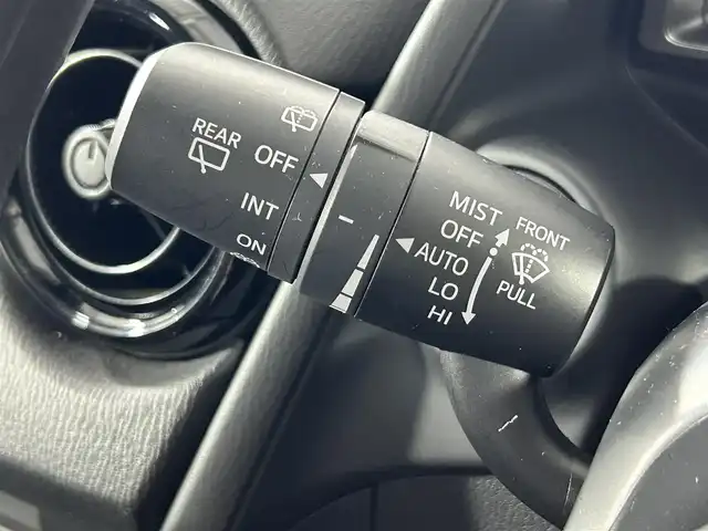 マツダ マツダ２ XD 大阪府 2019(令1)年 3.5万km アークティックホワイト 純正7型ナビ/ＡＭ/ＦＭ/Bluetooth/衝突被害軽減システム/コーナーセンサー/ETC/LEDヘッドライト/オートエアコン/横滑り防止装置/車線逸脱警報/オートライト/スマートキー/スペアキー有/プッシュスタート/純正15インチアルミホイール	/ステアリングスイッチ/電動格納ミラー/ドアバイザー