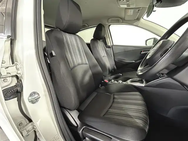 マツダ マツダ２ XD 大阪府 2019(令1)年 3.5万km アークティックホワイト 純正7型ナビ/ＡＭ/ＦＭ/Bluetooth/衝突被害軽減システム/コーナーセンサー/ETC/LEDヘッドライト/オートエアコン/横滑り防止装置/車線逸脱警報/オートライト/スマートキー/スペアキー有/プッシュスタート/純正15インチアルミホイール	/ステアリングスイッチ/電動格納ミラー/ドアバイザー