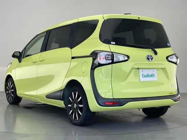 トヨタ シエンタ ハイブリッド G 愛知県 2016(平28)年 8.4万km エアーイエロー 社外７型ナビ　フルセグＴＶ　Ｂｌｕｅｔｏｏｔｈ　バックカメラ　両側パワースライドドア　ドライブレコーダー　トヨタセーフティセンス　衝突軽減　車線逸脱　ＥＴＣ　プッシュスタート　社外１５インチＡＷ　禁煙