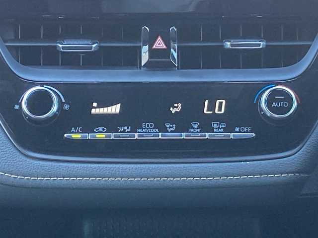 トヨタ カローラツーリング ハイブリッド ダブルバイビー 千葉県 2019(令1)年 3.5万km スパークリングブラックパールクリスタルシャイン T-Connectナビ/(Bluetooth フルセグTV)/バックカメラ/衝突被害軽減システム/車線逸脱警報/クルーズコントロール/ハーフレザーシート/横滑り防止装置/ビルトインETC/LEDヘッドライト/フォグランプ/オートライト/ウィンカーミラー/電動格納ミラー/純正17インチAW/シートリフター/プッシュスタート/スマートキー/フロアマット/ドアバイザー/スペアキー/取扱説明書