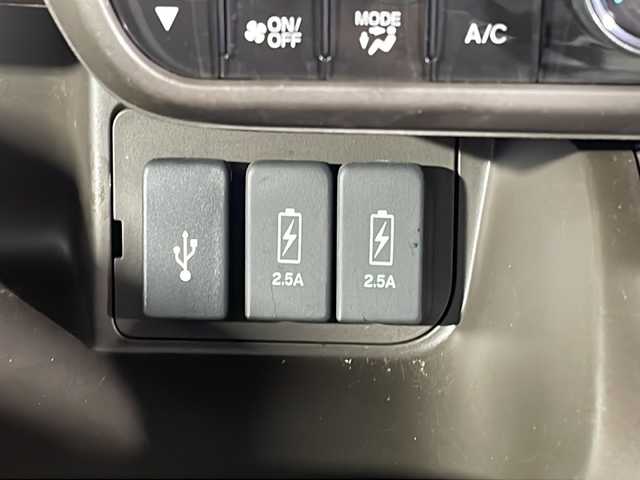 ホンダ Ｎ ＢＯＸ L 沖縄県 2022(令4)年 1.7万km ブリティッシュグリーンP 県外仕入れ/ホンダセンシング/純正ナビ（VXM-225Ci）/　【ＣＤ／Ｂｌｕｅｔｏｏｔｈ】　/バックカメラ/ビルトインＥＴＣ/片側パワースライド/渋滞追従機能付アダプティブクルーズコントロール/ビルトインＥＴＣ/スペアキー１本/純正フロアマット/ドアバイザー/前席シートヒーター/コーナーセンサー