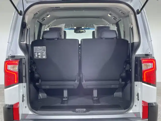 三菱 デリカＤ：５ シャモニー 神奈川県 2025(令7)年 0.1千km パールⅡ 登録済未使用車/オートサイドステップ/4WD/11型ナビ/・BT/フルセグTV/CD/DVD/SD/AUX/HDMI/バックカメラ/e-アシスト/BSM/両側電動スライドドア/革巻きステアリング/ステアリングスイッチ/パドルシフト/ステアリングヒーター/Autoライト/シートヒーター/リアシートヒーター/合皮コンビシート/パワーシート(D)/LEDヘッドライト/フォグランプ/自動防眩ミラー/二列目キャプテンシート/アルミペダル/電動格納ミラー/ウィンカーミラー/スマートキー/プッシュスタートボタン/スペアキー/純正18インチアルミホイール/純正フロアマット