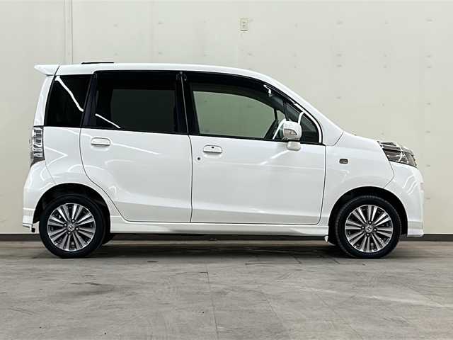 ホンダ ライフ ディーバ ターボパッケージ 道央・札幌 2012(平24)年 2.6万km プレミアムホワイトパール /4WD//純正ディスプレイオーディオ/（CD/DVD/SD/AM/FM）//ステアリングリモコン//ETC//ヒーテッドミラー//スペアキー//エンジンスターター//フォグライト//バックカメラ//リアスポイラー//ターボ車//純正14インチAW