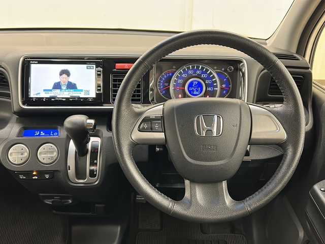 ホンダ ライフ ディーバ ターボパッケージ 道央・札幌 2012(平24)年 2.6万km プレミアムホワイトパール /4WD//純正ディスプレイオーディオ/（CD/DVD/SD/AM/FM）//ステアリングリモコン//ETC//ヒーテッドミラー//スペアキー//エンジンスターター//フォグライト//バックカメラ//リアスポイラー//ターボ車//純正14インチAW