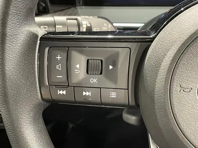 日産 ノート X 愛知県 2021(令3)年 4.6万km ピュアホワイトパール 純正9インチナビ/（Bluetooth/AM/FM/フルセグTV/Carplay）/衝突軽減ブレーキ/アランドビューモニター/レーダークルーズコントロール/ビルトインETC2.0/LEDヘッドライト/オートマチックハイビーム/ドライブレコーダー/ワイヤレス充電/ブラインドスポットモニター/コーナーセンサー/HDMI接続/スマートキー/純正16インチAW/アイドリングストップ