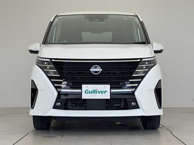 日産 セレナ e－パワー ハイウェイスター V 愛知県 2025(令7)年 0.1千km ブリリアントホワイトパール 登録済未使用車/プロパイロット緊急停止支援システム/SOSコール/純正12.3型ディスプレイオーディオナビ/全方位カメラ/両側パワースライドドア/レーダークルーズコントロール/バックカメラ/ハンズフリースライドドア/コーナーセンサー/純正アルミホイール/ETC2.0/ブラインドスポットモニター/LEDヘッドライト/インテリジェントミラー/リアオートエアコン/オートマチックハイビーム/ワイヤレス充電機/ドライブレコーダー/衝突軽減システム/フルセグ/Bluetooth/ステアリングスイッチ/スマートキー/プッシュスタート