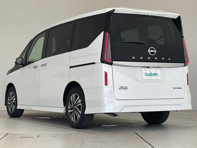 日産 セレナ e－パワー ハイウェイスター V 愛知県 2025(令7)年 0.1千km ブリリアントホワイトパール 登録済未使用車/プロパイロット緊急停止支援システム/SOSコール/純正12.3型ディスプレイオーディオナビ/全方位カメラ/両側パワースライドドア/レーダークルーズコントロール/バックカメラ/ハンズフリースライドドア/コーナーセンサー/純正アルミホイール/ETC2.0/ブラインドスポットモニター/LEDヘッドライト/インテリジェントミラー/リアオートエアコン/オートマチックハイビーム/ワイヤレス充電機/ドライブレコーダー/衝突軽減システム/フルセグ/Bluetooth/ステアリングスイッチ/スマートキー/プッシュスタート