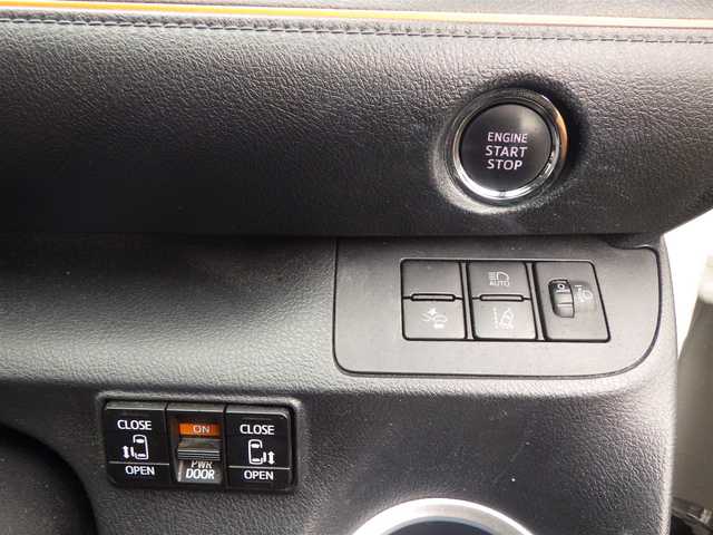 トヨタ シエンタ G 千葉県 2020(令2)年 5.2万km ホワイトパールクリスタルシャイン Toyota Safety Sense/・プリクラッシュセーフティ/・レーンディパーチャーアラート/・オートハイビーム/両側パワースライドドア/純正SDナビ/地デジTV/【DVD/CD再生機能　Bluetooth接続】/バックカメラ/ドライブレコーダー（前後撮影）/革巻きステアリング/ETC/HIDヘッドライト/ウインカーミラー/フロントコーナーセンサー/スマートキー