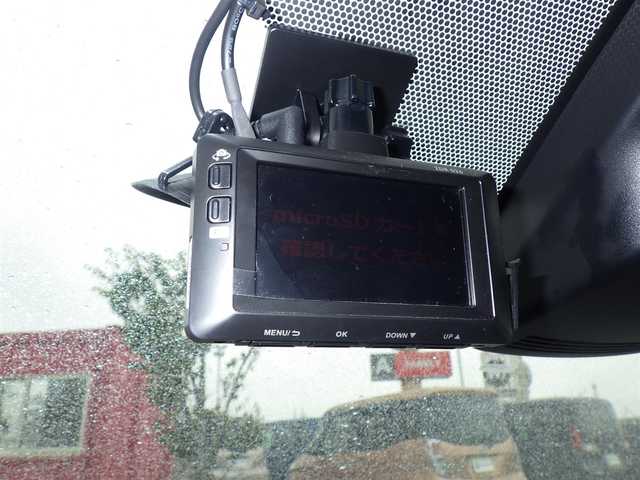 トヨタ シエンタ G 千葉県 2020(令2)年 5.2万km ホワイトパールクリスタルシャイン Toyota Safety Sense/・プリクラッシュセーフティ/・レーンディパーチャーアラート/・オートハイビーム/両側パワースライドドア/純正SDナビ/地デジTV/【DVD/CD再生機能　Bluetooth接続】/バックカメラ/ドライブレコーダー（前後撮影）/革巻きステアリング/ETC/HIDヘッドライト/ウインカーミラー/フロントコーナーセンサー/スマートキー