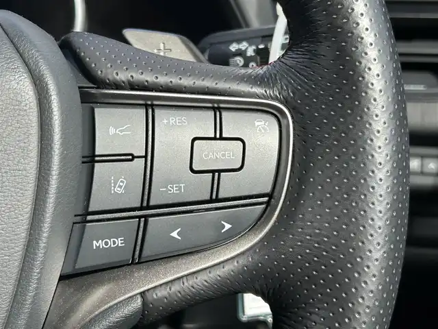 レクサス ＵＸ 250h Fスポーツ 大阪府 2019(平31)年 4.6万km グラファイトブラックガラスフレーク レクサスセーフティシステム/・アダプティクブクルーズコントロール/・プリクラッシュセーフティー/・レーントレーシングアシスト/・クリアランスソナー/・レーンディパーチャーアラート /・オートマチックハイビーム/・ロードサインアシスト/純正ナビ/・Bluetooth/フルセグTV/CD/Blu-ray/USB/　Miracast/AUX/ラジオ/主要装備/・バックカメラ/・BSM/・オートホールド/・ステアリングヒーター/・サンルーフ/・赤革シート/・パワーシート/メモリー付き/・シートヒーター/・横滑り防止装置/・レーダー探知機/・ドライブレコーダー/・ETC2.0