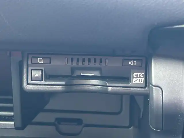 レクサス ＵＸ 250h Fスポーツ 大阪府 2019(平31)年 4.6万km グラファイトブラックガラスフレーク レクサスセーフティシステム/・アダプティクブクルーズコントロール/・プリクラッシュセーフティー/・レーントレーシングアシスト/・クリアランスソナー/・レーンディパーチャーアラート /・オートマチックハイビーム/・ロードサインアシスト/純正ナビ/・Bluetooth/フルセグTV/CD/Blu-ray/USB/　Miracast/AUX/ラジオ/主要装備/・バックカメラ/・BSM/・オートホールド/・ステアリングヒーター/・サンルーフ/・赤革シート/・パワーシート/メモリー付き/・シートヒーター/・横滑り防止装置/・レーダー探知機/・ドライブレコーダー/・ETC2.0