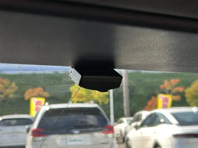 レクサス ＵＸ 250h Fスポーツ 大阪府 2019(平31)年 4.6万km グラファイトブラックガラスフレーク レクサスセーフティシステム/・アダプティクブクルーズコントロール/・プリクラッシュセーフティー/・レーントレーシングアシスト/・クリアランスソナー/・レーンディパーチャーアラート /・オートマチックハイビーム/・ロードサインアシスト/純正ナビ/・Bluetooth/フルセグTV/CD/Blu-ray/USB/　Miracast/AUX/ラジオ/主要装備/・バックカメラ/・BSM/・オートホールド/・ステアリングヒーター/・サンルーフ/・赤革シート/・パワーシート/メモリー付き/・シートヒーター/・横滑り防止装置/・レーダー探知機/・ドライブレコーダー/・ETC2.0