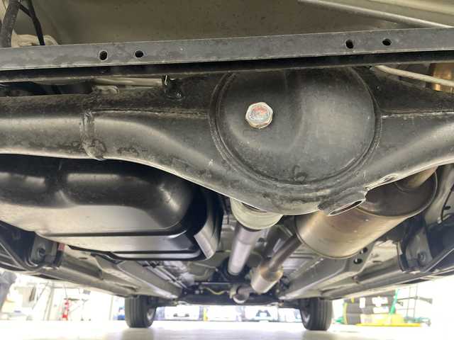 三菱 デリカミニ T プレミアム 岐阜県 2024(令6)年 2.4万km チタニウムグレーメタリック ４WD/ターボ/デジタルインナーミラー/社外ナビ/（CD/DVD/Bluetooth/フルセグ）/全方位カメラ/キックセンサー/両側パワースライドドア/ハーフレザー（シートカバー装着中）/マイパイロット/レーダークルーズコントロール/前方ドライブレコーダー/ビルトインETC/ステアリングヒーター/前席シートヒーター/パドルシフト/スマートキー