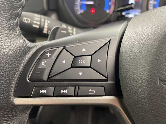 三菱 デリカミニ T プレミアム 岐阜県 2024(令6)年 2.4万km チタニウムグレーメタリック ４WD/ターボ/デジタルインナーミラー/社外ナビ/（CD/DVD/Bluetooth/フルセグ）/全方位カメラ/キックセンサー/両側パワースライドドア/ハーフレザー（シートカバー装着中）/マイパイロット/レーダークルーズコントロール/前方ドライブレコーダー/ビルトインETC/ステアリングヒーター/前席シートヒーター/パドルシフト/スマートキー