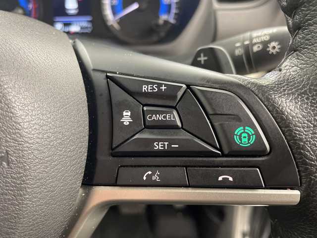 三菱 デリカミニ T プレミアム 岐阜県 2024(令6)年 2.4万km チタニウムグレーメタリック ４WD/ターボ/デジタルインナーミラー/社外ナビ/（CD/DVD/Bluetooth/フルセグ）/全方位カメラ/キックセンサー/両側パワースライドドア/ハーフレザー（シートカバー装着中）/マイパイロット/レーダークルーズコントロール/前方ドライブレコーダー/ビルトインETC/ステアリングヒーター/前席シートヒーター/パドルシフト/スマートキー