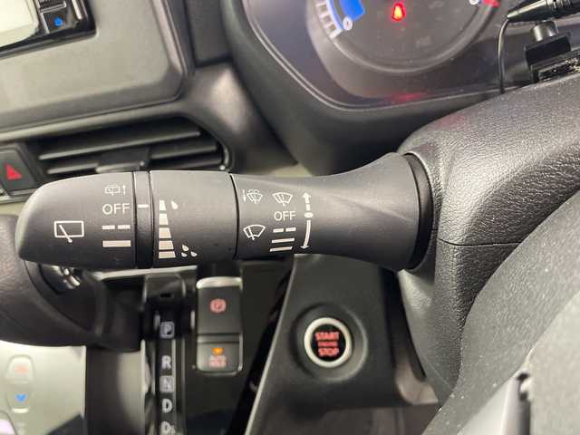 三菱 デリカミニ T プレミアム 岐阜県 2024(令6)年 2.4万km チタニウムグレーメタリック ４WD/ターボ/デジタルインナーミラー/社外ナビ/（CD/DVD/Bluetooth/フルセグ）/全方位カメラ/キックセンサー/両側パワースライドドア/ハーフレザー（シートカバー装着中）/マイパイロット/レーダークルーズコントロール/前方ドライブレコーダー/ビルトインETC/ステアリングヒーター/前席シートヒーター/パドルシフト/スマートキー