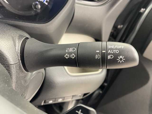 三菱 デリカミニ T プレミアム 岐阜県 2024(令6)年 2.4万km チタニウムグレーメタリック ４WD/ターボ/デジタルインナーミラー/社外ナビ/（CD/DVD/Bluetooth/フルセグ）/全方位カメラ/キックセンサー/両側パワースライドドア/ハーフレザー（シートカバー装着中）/マイパイロット/レーダークルーズコントロール/前方ドライブレコーダー/ビルトインETC/ステアリングヒーター/前席シートヒーター/パドルシフト/スマートキー