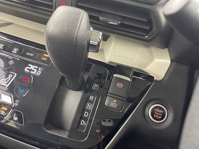 三菱 デリカミニ T プレミアム 岐阜県 2024(令6)年 2.4万km チタニウムグレーメタリック ４WD/ターボ/デジタルインナーミラー/社外ナビ/（CD/DVD/Bluetooth/フルセグ）/全方位カメラ/キックセンサー/両側パワースライドドア/ハーフレザー（シートカバー装着中）/マイパイロット/レーダークルーズコントロール/前方ドライブレコーダー/ビルトインETC/ステアリングヒーター/前席シートヒーター/パドルシフト/スマートキー