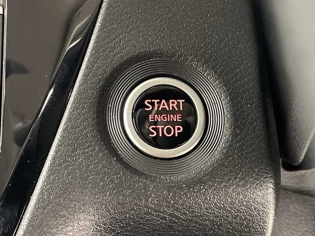 三菱 デリカミニ T プレミアム 岐阜県 2024(令6)年 2.4万km チタニウムグレーメタリック ４WD/ターボ/デジタルインナーミラー/社外ナビ/（CD/DVD/Bluetooth/フルセグ）/全方位カメラ/キックセンサー/両側パワースライドドア/ハーフレザー（シートカバー装着中）/マイパイロット/レーダークルーズコントロール/前方ドライブレコーダー/ビルトインETC/ステアリングヒーター/前席シートヒーター/パドルシフト/スマートキー