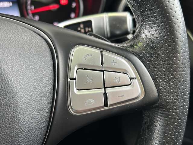 メルセデス・ベンツ Ｃ２００ ステーションワゴンアバンギャルド 和歌山県 2018(平30)年 5.2万km 白 ブルメスターオーディオ　/ステアリングパイロット /純正ＳＤナビ/フルセグTV/Bluetooth/USB入力端子/CD再生機能　/バックカメラ　/禁煙　/前後コーナーセンサー　/ターボ　/ＬＥＤヘッドライト /オートライト/メモリーパワーシート/シートヒーター /レーダークルーズコントロール /レーンキープアシスト/パドルシフト/Wエアバッグ/カーテンエアバッグ/純正AW18インチ/前後純正ドライブレコーダー