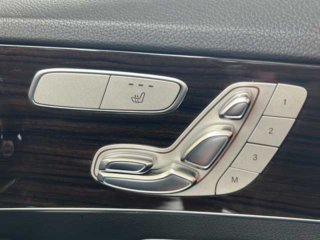 メルセデス・ベンツ Ｃ２００ ステーションワゴンアバンギャルド 和歌山県 2018(平30)年 5.2万km 白 ブルメスターオーディオ　/ステアリングパイロット /純正ＳＤナビ/フルセグTV/Bluetooth/USB入力端子/CD再生機能　/バックカメラ　/禁煙　/前後コーナーセンサー　/ターボ　/ＬＥＤヘッドライト /オートライト/メモリーパワーシート/シートヒーター /レーダークルーズコントロール /レーンキープアシスト/パドルシフト/Wエアバッグ/カーテンエアバッグ/純正AW18インチ/前後純正ドライブレコーダー