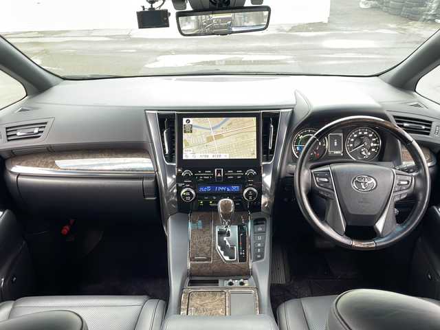 トヨタ アルファードハイブリット エグゼクティブ ラウンジ S 道北・旭川 2020(令2)年 4.5万km ブラック /4WD//禁煙車//JBLサウンド//モデリスタ19インチアルミホイール//純正ディスプレイオーディオナビ機能付き//CD/DVD/BD/SD/MSV/BT/USB/フルセグ//パノラミックビューモニター//13.3型リアエンターテイメントシステム//黒革シート//運転席メモリシート//パワーシート//1・2列目シートヒーター//1・2列目エアシート//トヨタセーフティセンス//PCS/ACC/LTA/BSM/RCTA/PKSB/RSA//クリアランスソナー//パーキングアシスト//デジタルインナーミラー//１５００Wコンセント//ステアリングヒーター//オートハイビーム//オートライト//3眼LEDヘッドライト//フォグライト//前後ドライブレコーダー//ビルトインETC2.0//両側パワースライドドア//パワーバックドア//サンシェード//純正フロアマット//オートリトラミラー//オートワイパー//ドアバイザー//保証書//取説