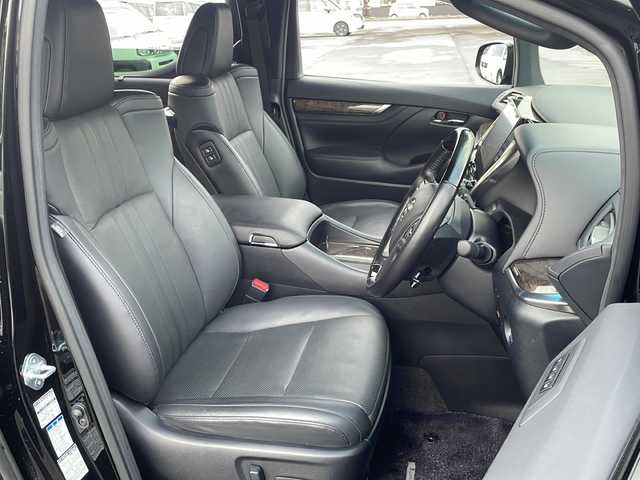 トヨタ アルファードハイブリット エグゼクティブ ラウンジ S 道北・旭川 2020(令2)年 4.5万km ブラック /4WD//禁煙車//JBLサウンド//モデリスタ19インチアルミホイール//純正ディスプレイオーディオナビ機能付き//CD/DVD/BD/SD/MSV/BT/USB/フルセグ//パノラミックビューモニター//13.3型リアエンターテイメントシステム//黒革シート//運転席メモリシート//パワーシート//1・2列目シートヒーター//1・2列目エアシート//トヨタセーフティセンス//PCS/ACC/LTA/BSM/RCTA/PKSB/RSA//クリアランスソナー//パーキングアシスト//デジタルインナーミラー//１５００Wコンセント//ステアリングヒーター//オートハイビーム//オートライト//3眼LEDヘッドライト//フォグライト//前後ドライブレコーダー//ビルトインETC2.0//両側パワースライドドア//パワーバックドア//サンシェード//純正フロアマット//オートリトラミラー//オートワイパー//ドアバイザー//保証書//取説