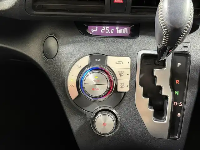 トヨタ シエンタ G 大阪府 2017(平29)年 5.5万km レッドマイカM ナビTV バックカメラ 両側パワースライドドア シートヒーター 衝突軽減ブレーキ レーンアシスト オートハイビーム スマートキー プッシュスタート オートライト LEDヘッドライト ドライブレコーダー ETC