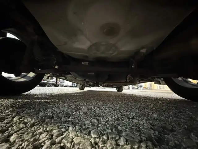 トヨタ ラクティス G スマートストップセレクション 千葉県 2012(平24)年 11.6万km ブラックマイカ 純正SDナビ（NSDD-W61)　地図SD無し/ワンセグ/革調シートカバー（D席破れ有）/ETC/オートライト/HIDヘッドライト/社外15インチアルミホイール/スマートキー