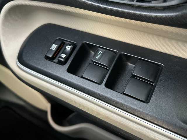 トヨタ アクア 山梨県 2013(平25)年 3.8万km 青 純正ナビ　/純正フロアマット/フルセグ/LEDライト