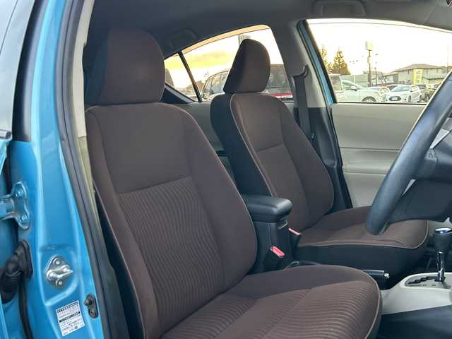 トヨタ アクア 山梨県 2013(平25)年 3.8万km 青 純正ナビ　/純正フロアマット/フルセグ/LEDライト