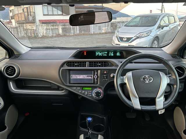 トヨタ アクア 山梨県 2013(平25)年 3.8万km 青 純正ナビ　/純正フロアマット/フルセグ/LEDライト