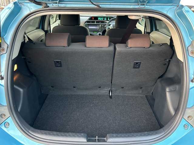 トヨタ アクア 山梨県 2013(平25)年 3.8万km 青 純正ナビ　/純正フロアマット/フルセグ/LEDライト