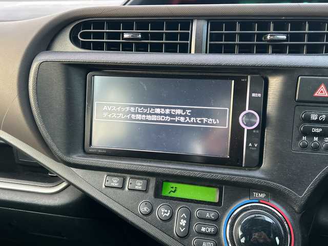 トヨタ アクア 山梨県 2013(平25)年 3.8万km 青 純正ナビ　/純正フロアマット/フルセグ/LEDライト