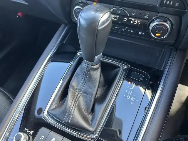 マツダ ＣＸ－８ XD プロアクティブ 熊本県 2018(平30)年 1.9万km ディープクリスタルブルーマイカ 純正ナビ/・AM/FM/CD/DVD/USB/AUX/BT/・フルセグTV/全周囲カメラ/・フロント/サイド/バック/トラクションコントロールシステム/レーンキープアシスト/ブラインドスポットモニター/スマートブレーキサポート/交通標識認識システム/ドライバーアテンションアラート/車間認知支援システム/ヘッドアップディスプレイ/オートマチックハイビーム/前後コーナーセンサー/レーダークルーズコントロール/革巻きステアリング/・ステアリングリモコン/・ステアリングヒーター/D席パワーシート/・D/N席シートヒーター/オートライト/・LEDライト/電動格納ミラー/・ウィンカーミラー/前方ドライブレコーダー/電動サイドブレーキ/・オートホールドボタン/純正アルミホイール/純正フロアマット/スマートキー