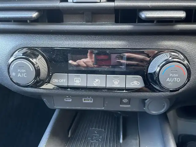 日産 ノート e－パワー X 島根県 2022(令4)年 6.8万km ダークメタルグレー プロパイロット/・レーダークルーズコントロール/・レーンアシスト　/純正９インチメモリナビ　/(AM/FM/フルセグTV/Ｂｌｕｅｔｏｏｔｈ接続)　/全方位／バックカメラ　/ビルトインＥＴＣ2.0　/純正前方ドライブレコーダー　/インテリジェント エマージェンシーブレーキ/アイドリングストップ　/前後コーナーセンサー　/電動パーキングブレーキ/オートハイビーム／ライト/置くだけ充電/純正LEDヘッドライト/純正フロアマット/保証書・取扱説明書（本体＋ナビ）