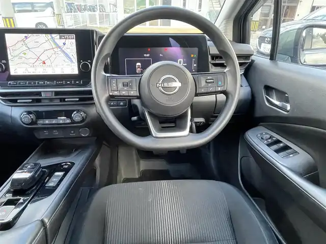 日産 ノート e－パワー X 島根県 2022(令4)年 6.8万km ダークメタルグレー プロパイロット/・レーダークルーズコントロール/・レーンアシスト　/純正９インチメモリナビ　/(AM/FM/フルセグTV/Ｂｌｕｅｔｏｏｔｈ接続)　/全方位／バックカメラ　/ビルトインＥＴＣ2.0　/純正前方ドライブレコーダー　/インテリジェント エマージェンシーブレーキ/アイドリングストップ　/前後コーナーセンサー　/電動パーキングブレーキ/オートハイビーム／ライト/置くだけ充電/純正LEDヘッドライト/純正フロアマット/保証書・取扱説明書（本体＋ナビ）